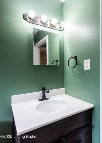 311 Oxford Ln, Louisville, KY 40229