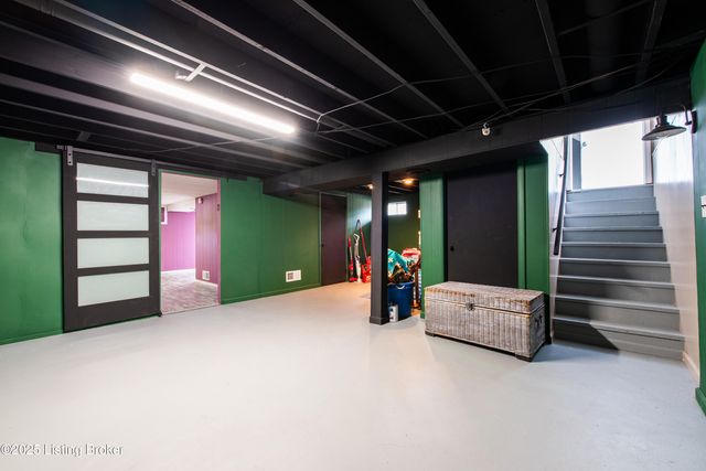 311 Oxford Ln, Louisville, KY 40229