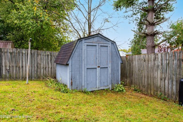 311 Oxford Ln, Louisville, KY 40229