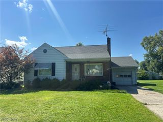 92 Camvet Drive, Campbell, OH 44405