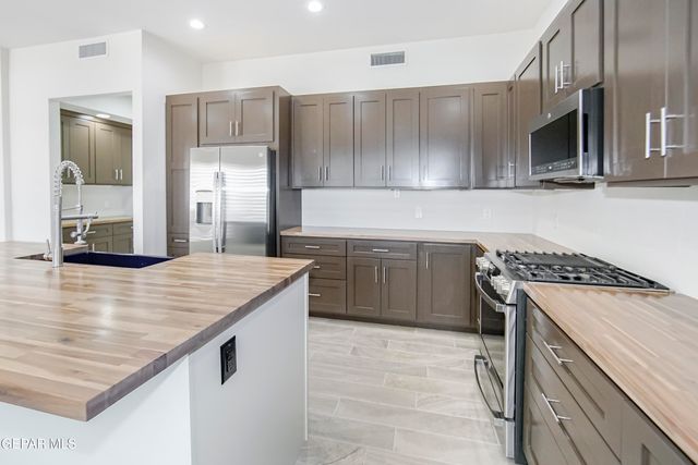 6489 CALLE PLACIDO Drive, El Paso, TX 79912