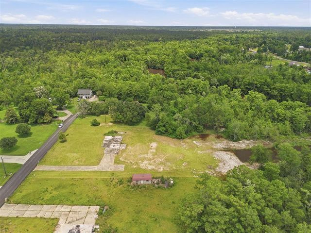 334 Coushatta Lane, Moss Bluff, LA 70611