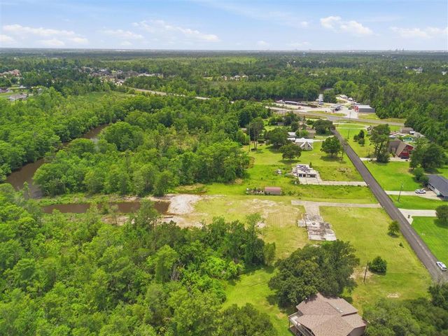 334 Coushatta Lane, Moss Bluff, LA 70611