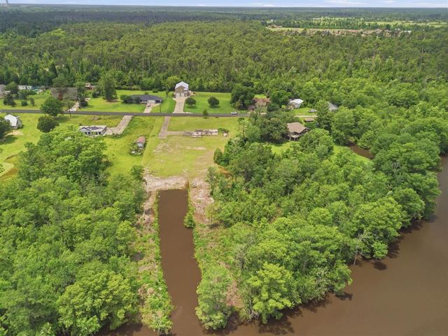 334 Coushatta Lane, Moss Bluff, LA 70611