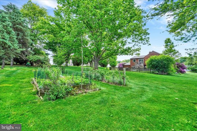 112 NICHOLAS RD, Lancaster, PA 17603