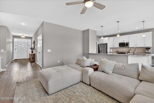 3915 Ten Mile Creek Drive, Sylvania, OH 43560