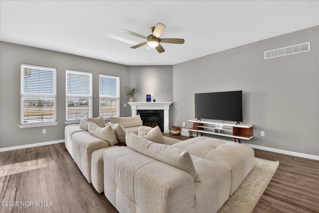 3915 Ten Mile Creek Drive, Sylvania, OH 43560