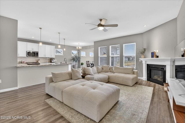 3915 Ten Mile Creek Drive, Sylvania, OH 43560