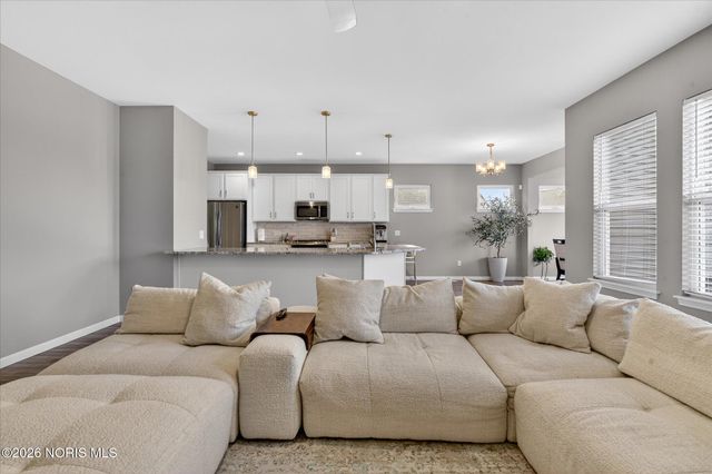 3915 Ten Mile Creek Drive, Sylvania, OH 43560