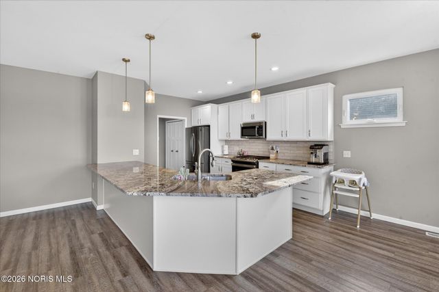 3915 Ten Mile Creek Drive, Sylvania, OH 43560