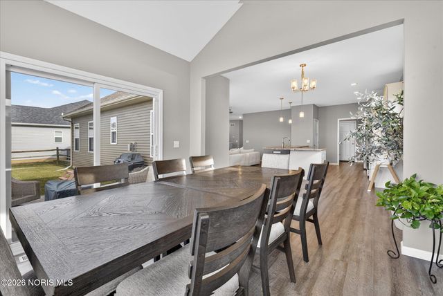 3915 Ten Mile Creek Drive, Sylvania, OH 43560