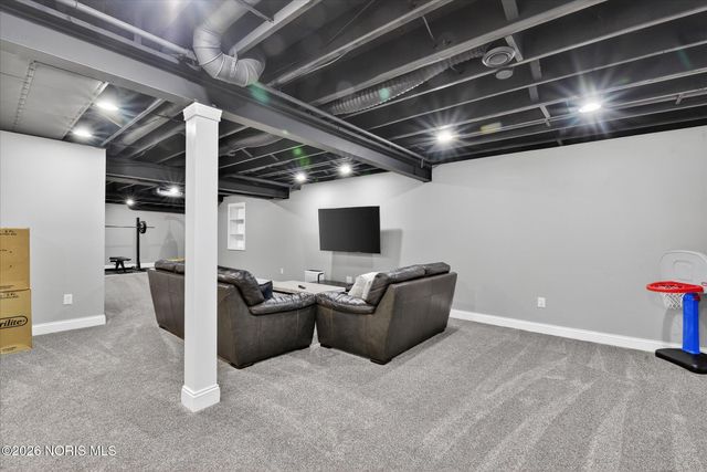 3915 Ten Mile Creek Drive, Sylvania, OH 43560