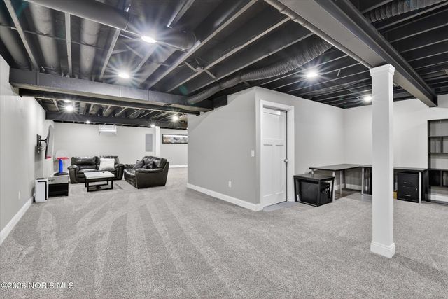 3915 Ten Mile Creek Drive, Sylvania, OH 43560