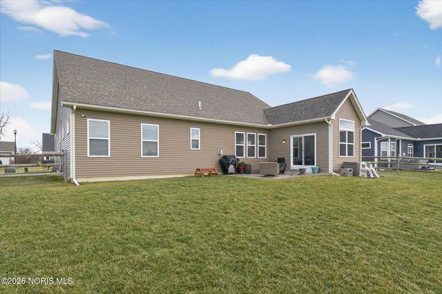 3915 Ten Mile Creek Drive, Sylvania, OH 43560