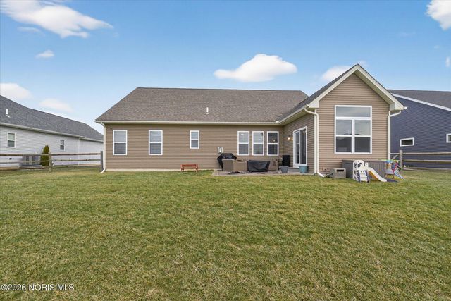 3915 Ten Mile Creek Drive, Sylvania, OH 43560