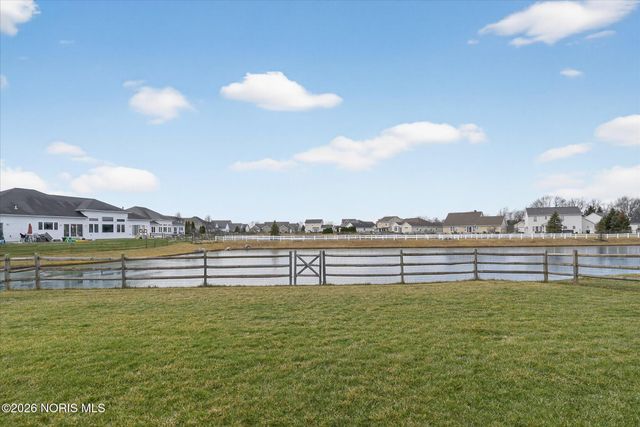 3915 Ten Mile Creek Drive, Sylvania, OH 43560