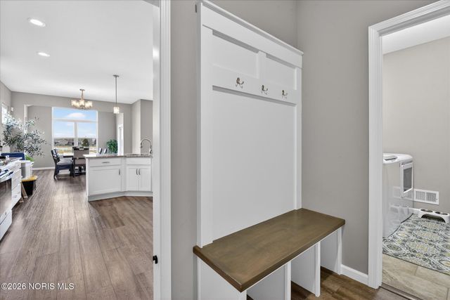 3915 Ten Mile Creek Drive, Sylvania, OH 43560