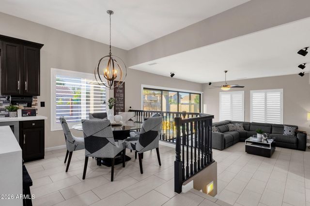 10464 E MEDINA Avenue, Mesa, AZ 85209