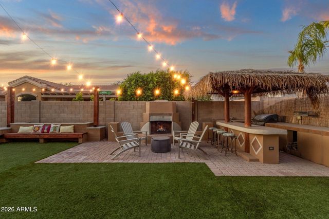 10464 E MEDINA Avenue, Mesa, AZ 85209