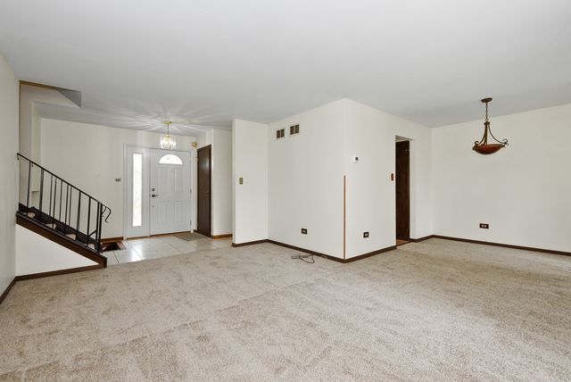 20823 S Acorn Ridge Drive, Frankfort, IL 60423