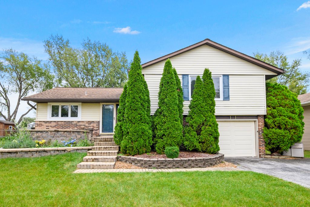 20823 S Acorn Ridge Drive, Frankfort, IL 60423