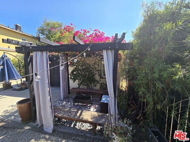 5710 Vineland Avenue, North Hollywood, CA 91601