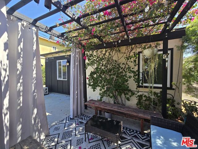 5710 Vineland Avenue, North Hollywood, CA 91601