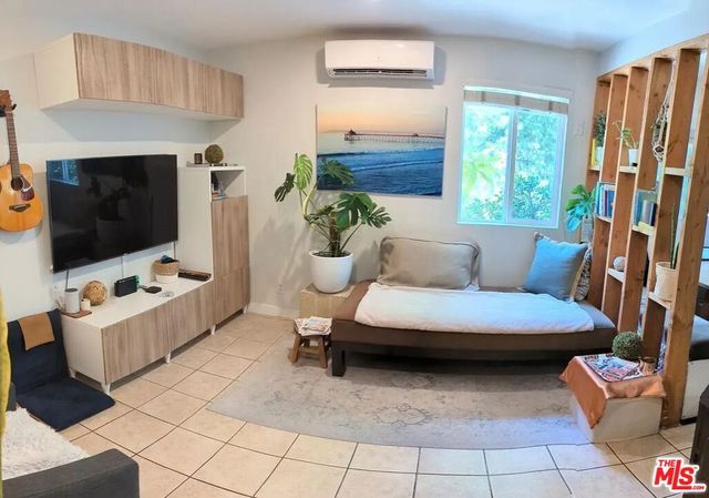 5710 Vineland Avenue, North Hollywood, CA 91601