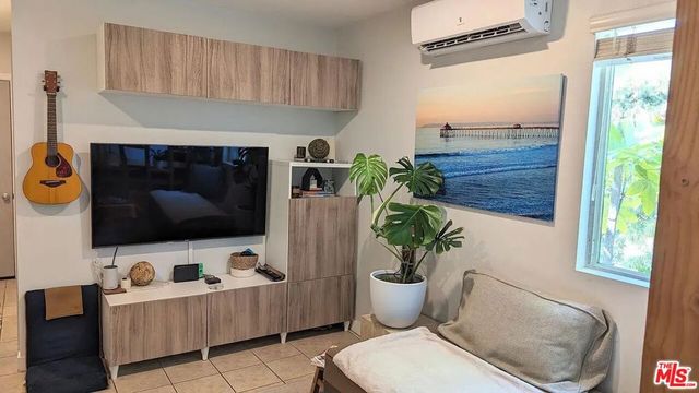 5710 Vineland Avenue, North Hollywood, CA 91601