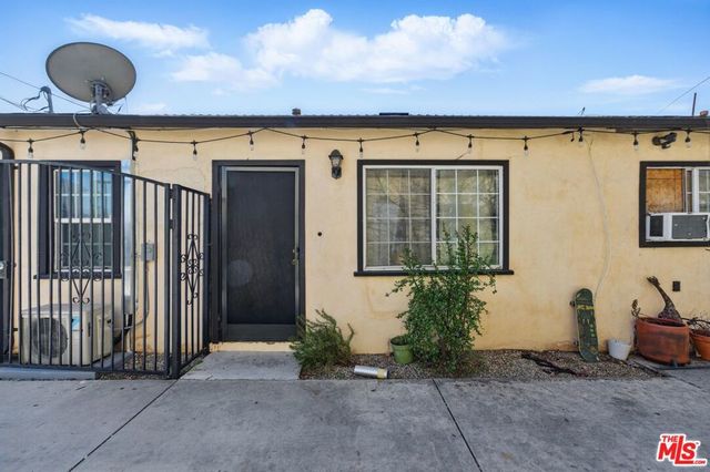 5710 Vineland Avenue, North Hollywood, CA 91601