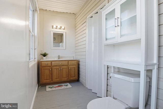 143 W BROAD ST, Yoe, PA 17313