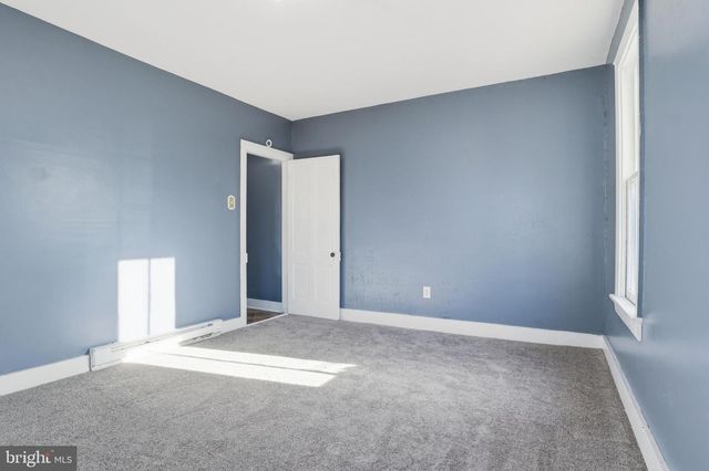 143 W BROAD ST, Yoe, PA 17313