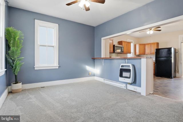 143 W BROAD ST, Yoe, PA 17313