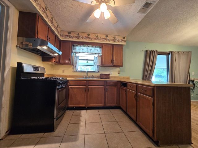 5521 NE 4TH PLACE, Ocala, FL 34470