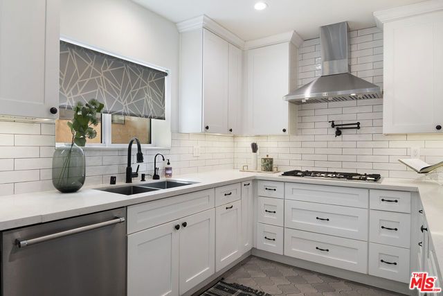 8828 Alcott Street, Los Angeles, CA 90035