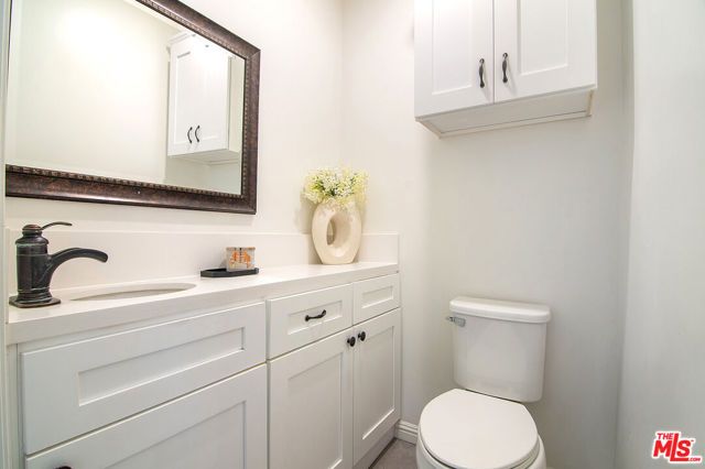 8828 Alcott Street, Los Angeles, CA 90035