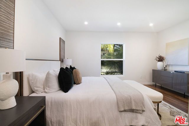 8828 Alcott Street, Los Angeles, CA 90035