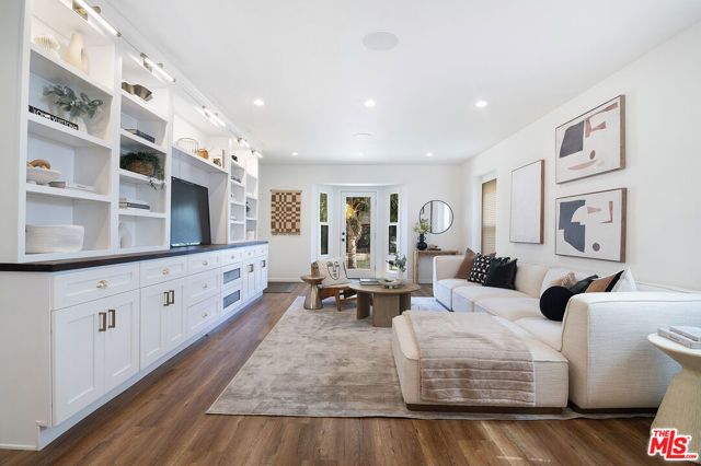 8828 Alcott Street, Los Angeles, CA 90035