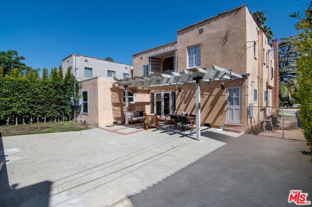 8828 Alcott Street, Los Angeles, CA 90035