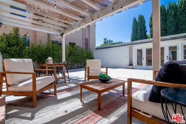8828 Alcott Street, Los Angeles, CA 90035