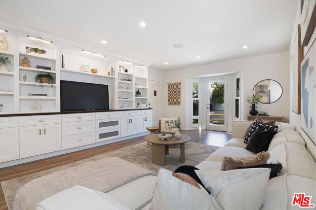 8828 Alcott Street, Los Angeles, CA 90035