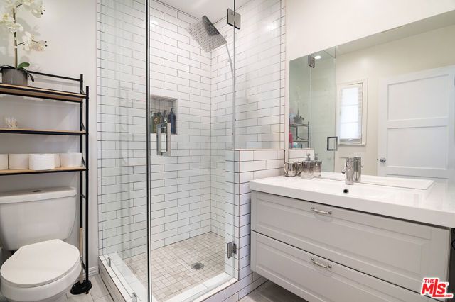 8828 Alcott Street, Los Angeles, CA 90035
