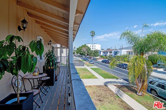 8828 Alcott Street, Los Angeles, CA 90035