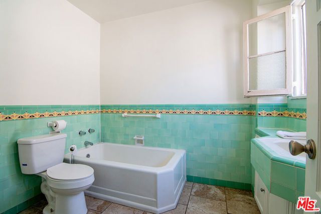 8828 Alcott Street, Los Angeles, CA 90035