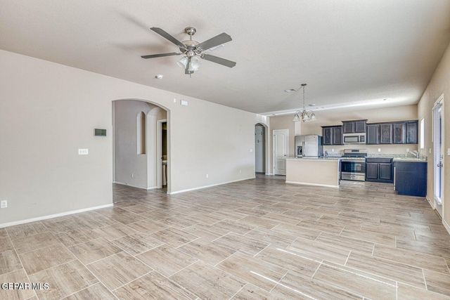 13636 Ness Avenue, Horizon City, TX 79928