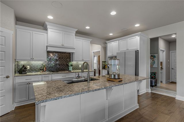 2630 E Bayside Xing, Fayetteville, AR 72703