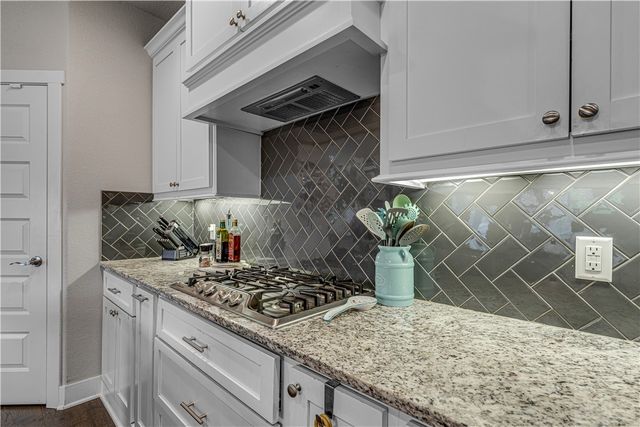 2630 E Bayside Xing, Fayetteville, AR 72703