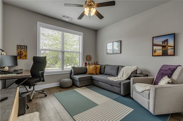 2630 E Bayside Xing, Fayetteville, AR 72703