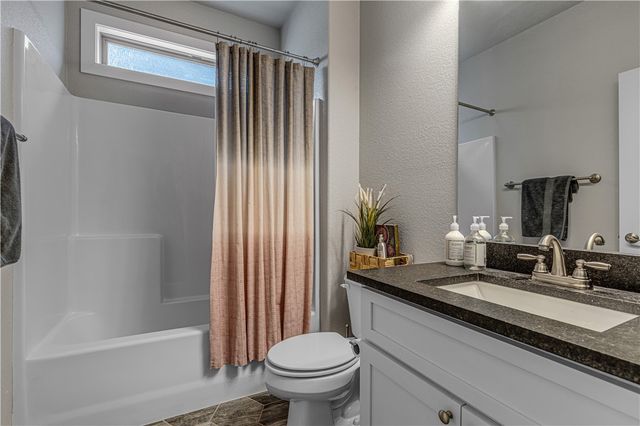 2630 E Bayside Xing, Fayetteville, AR 72703