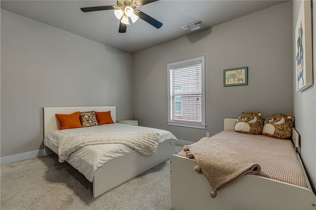 2630 E Bayside Xing, Fayetteville, AR 72703